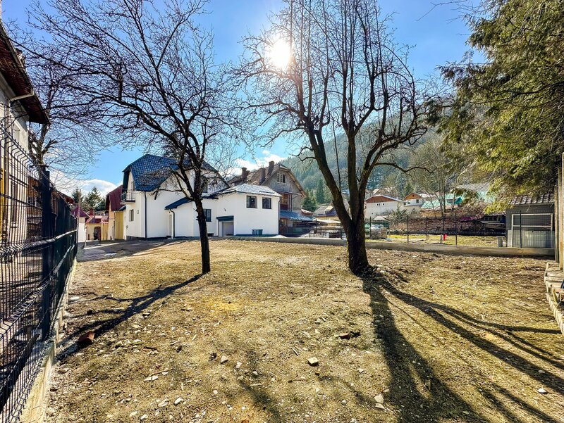 Sinaia, in centru, vila interbelica restaurata integral, proprietate rara.